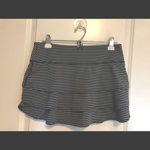 Athleta black and grey skort Medium